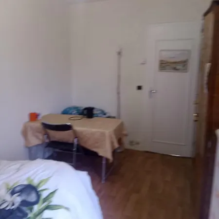 ホームステイ A Louer En Nuite ルマン